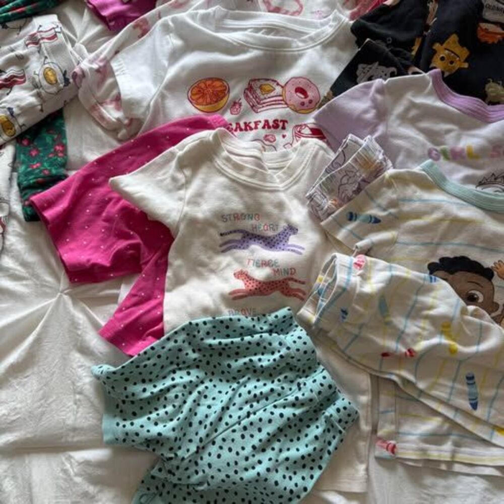 5T pajama bundle - Picture 4 of 6